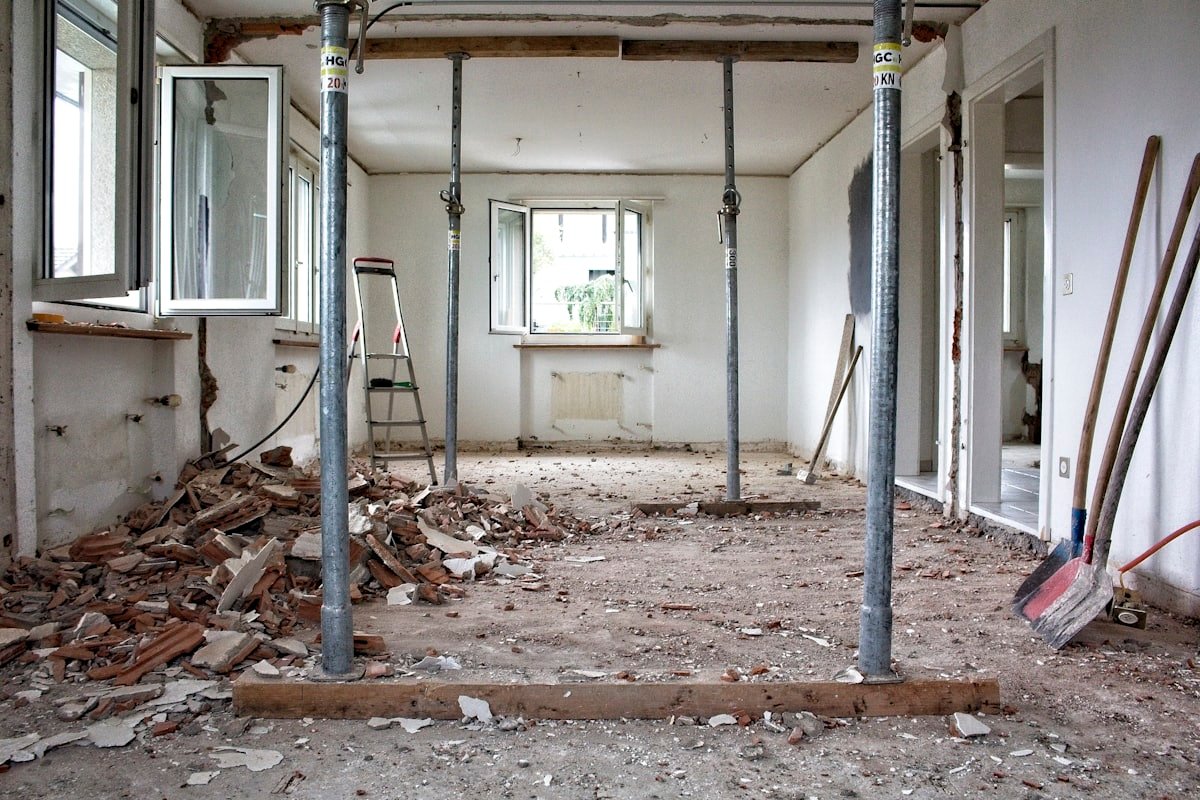 Rénovation lourde — Floirac — maison de 130 m², 3 niveaux